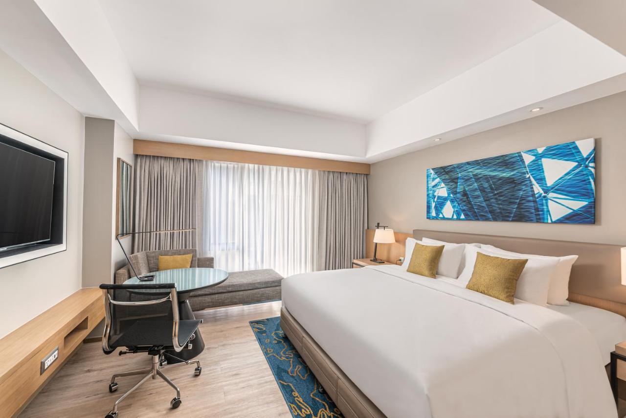 Seda Manila Bay Hotel Paranaque City Bagian luar foto