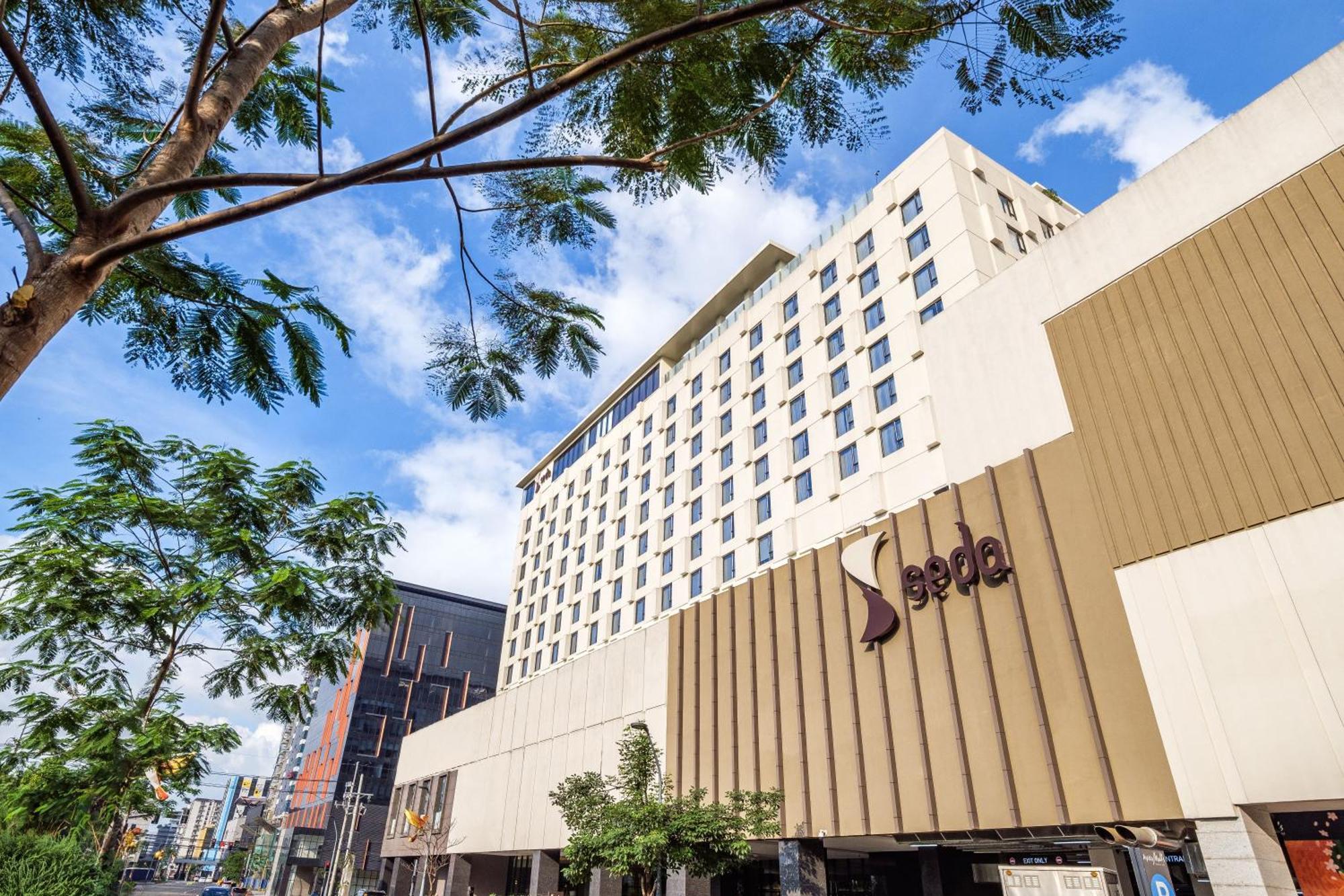 Seda Manila Bay Hotel Paranaque City Bagian luar foto