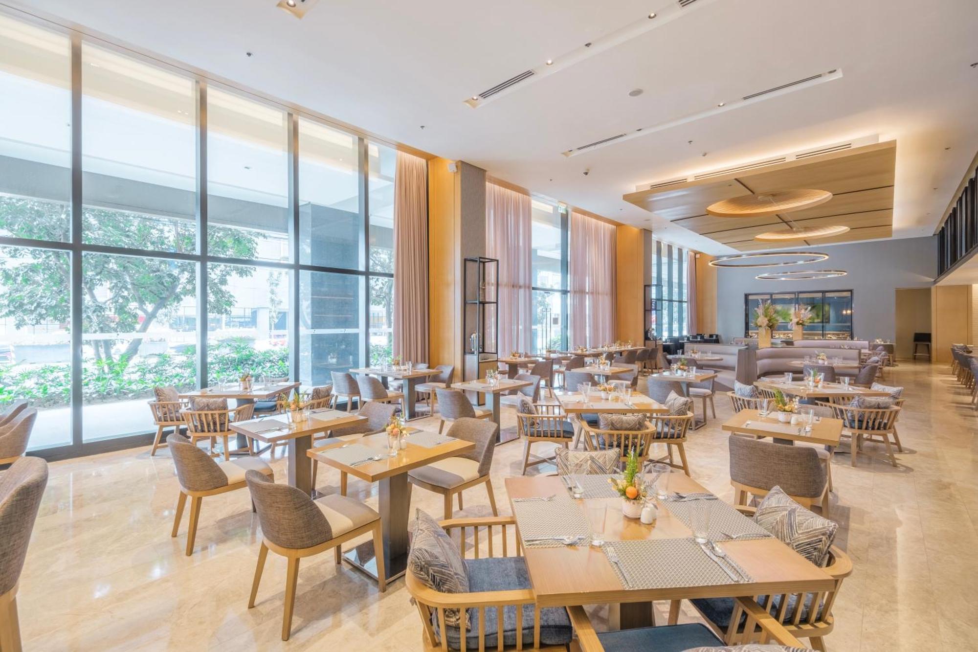 Seda Manila Bay Hotel Paranaque City Bagian luar foto